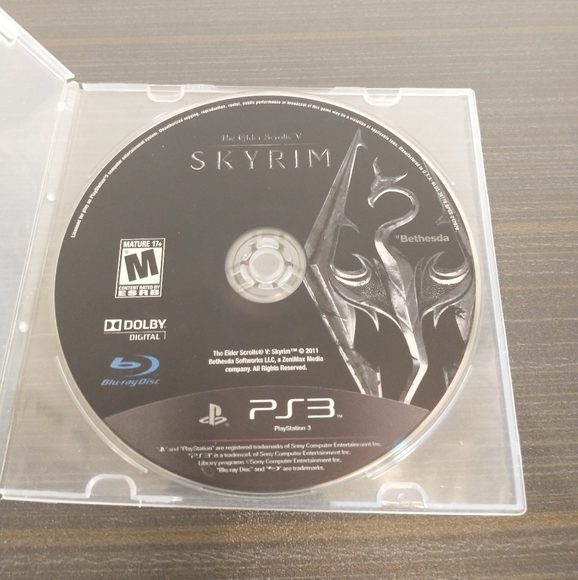 Elder Scrolls V: Skyrim for Playstation 3 (Disc Only) - Picture 2 of 3